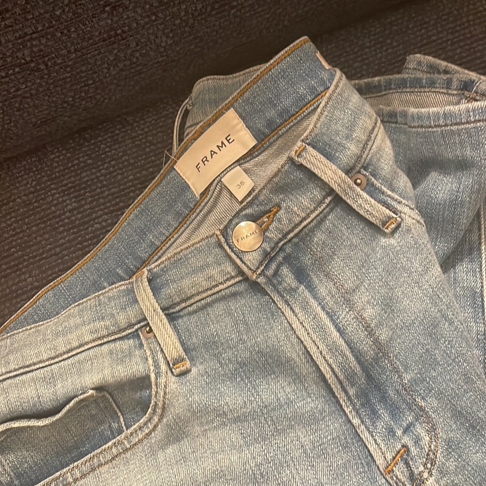 Frame Jeans size 36 light wash comfortable jeans